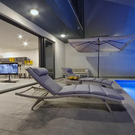 Nina 1 马卡尔斯卡