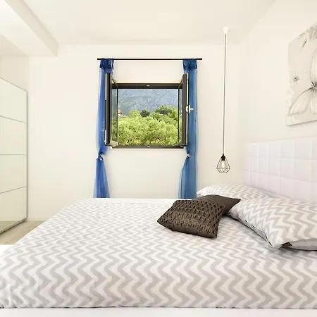 Nina 1 * 马卡尔斯卡